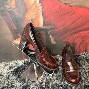 Chic Brown Leather Loafers for Women